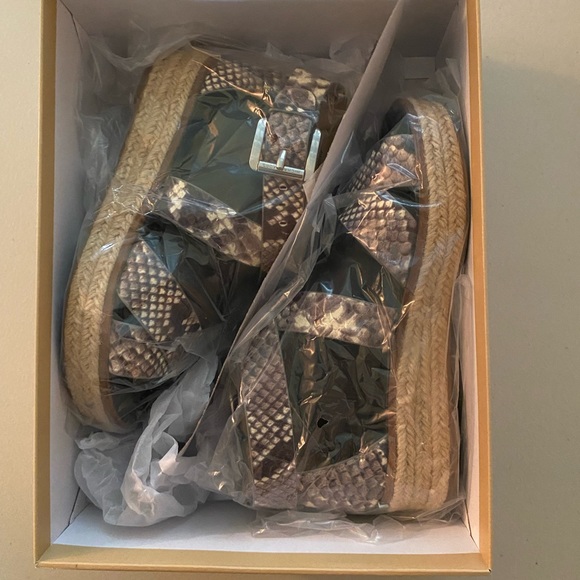 Michael Kors leather sandals, size 5,5 - Picture 6 of 7